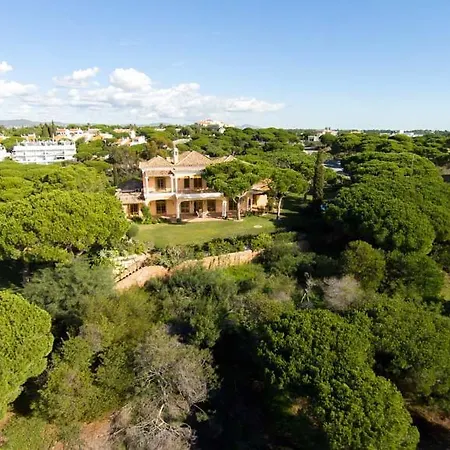 Sleeps 8 Pool Air Con T479945 Villa