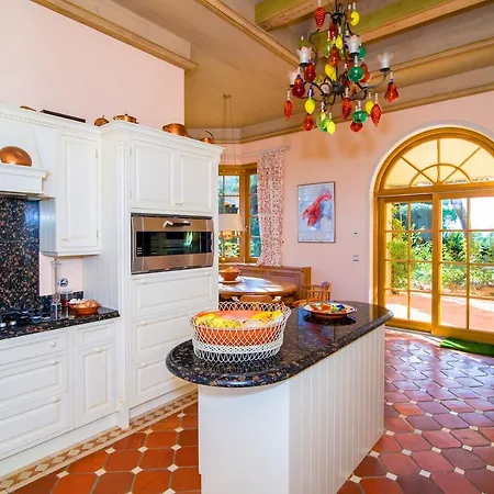 Sleeps 8 Pool Air Con T479945 *