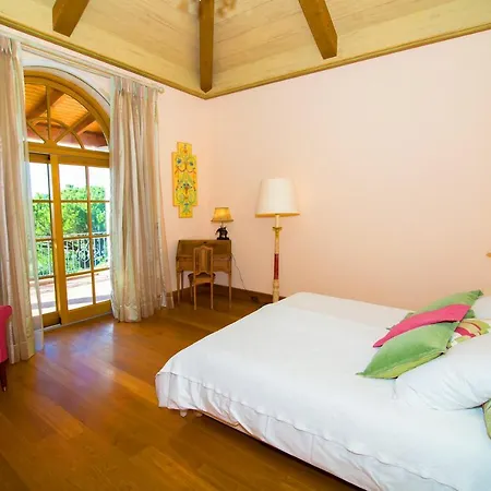 Sleeps 8 Pool Air Con T479945 Vale do Lobo