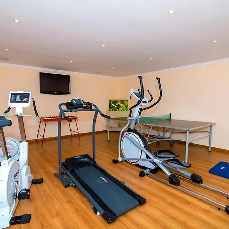 Villa Sleeps 8 Pool Air Con T479945 Vale do Lobo
