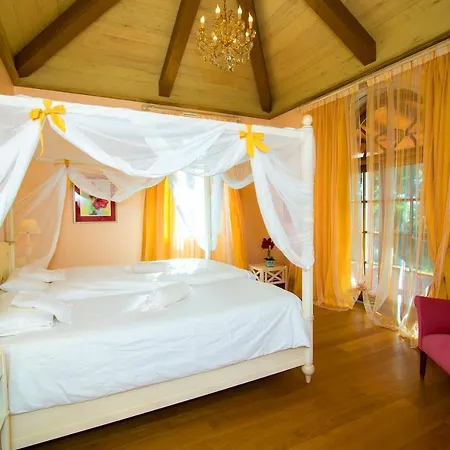 Sleeps 8 Pool Air Con T479945 Vale do Lobo