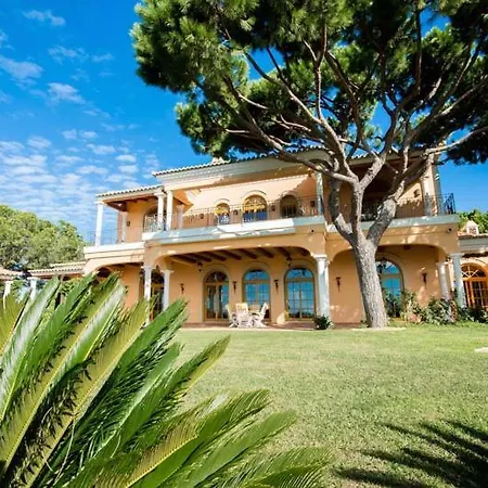 Villa Sleeps 8 Pool Air Con T479945 Vale do Lobo
